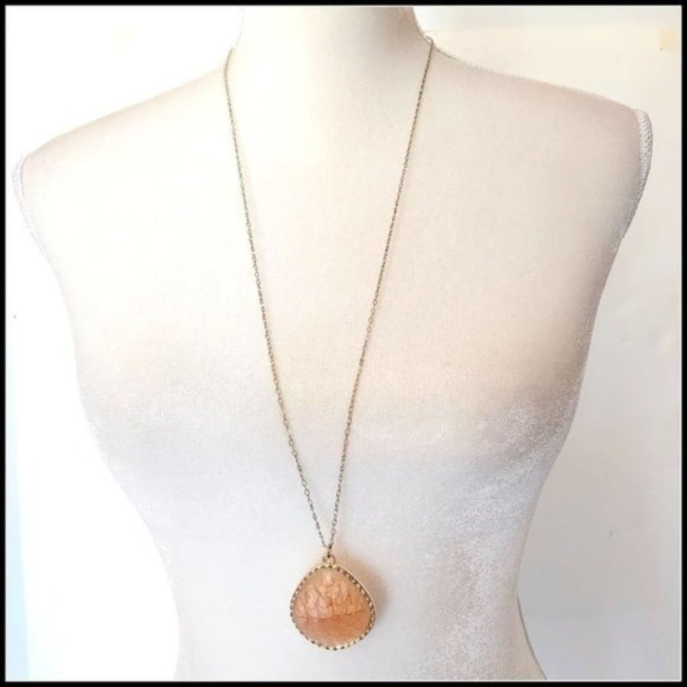 Vintage Necklace Large Pedant Peach Cream Color Gold Tone Chain